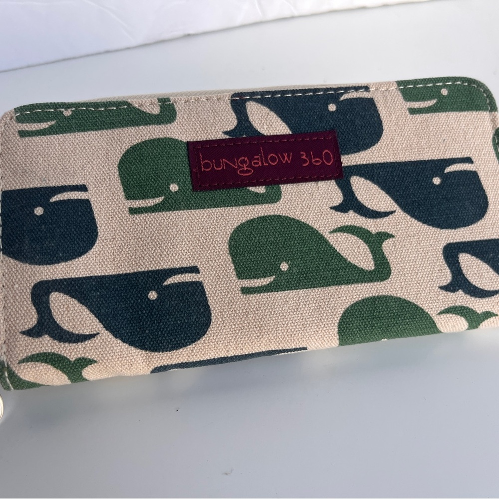 Bungalow 360 canvas Wallet 80’s Preppy Whale Design